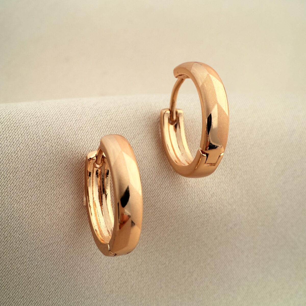گوشواره حلقه‌ای طرح دار ژوپینگ مدل X001103778 - دیدی کالا | DiDikala