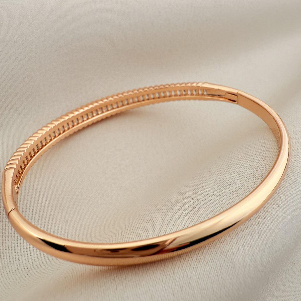 بنگل نگین‌دار ژوپینگ مدل X001048936 - دیدی کالا | DiDikala