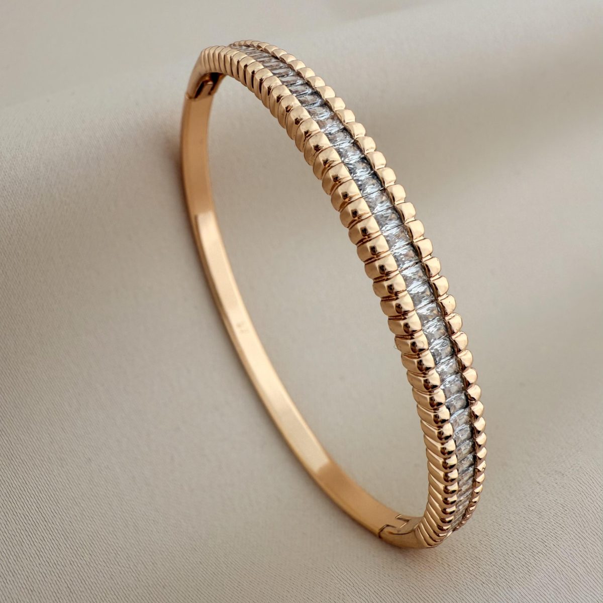 بنگل نگین‌دار ژوپینگ مدل X001048936 - دیدی کالا | DiDikala